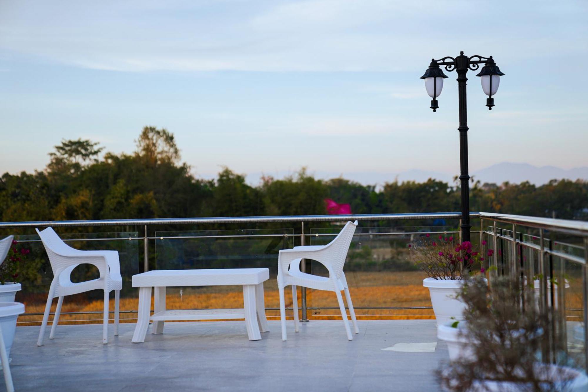 Finn'S Weaver Resort, Kāziranga מראה חיצוני תמונה